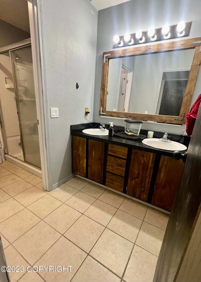 upstairs bathroom 2