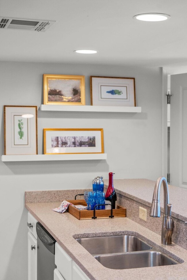 Riviera Condominiums, Little Rock, AR 72202 - photo 7