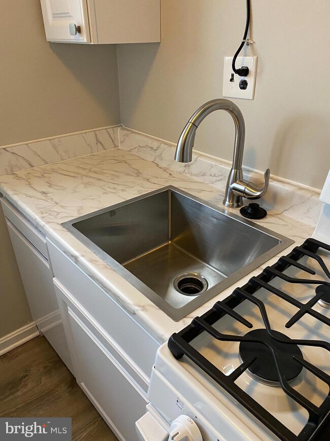 9730 Glen Ave unit 202-97, Silver Spring, MD 20910 - photo 3