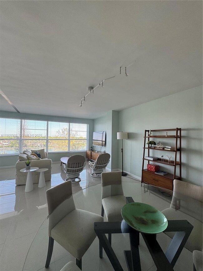 Executive Condominiums unit 5G, Miami Beach, FL 33140 - photo 6
