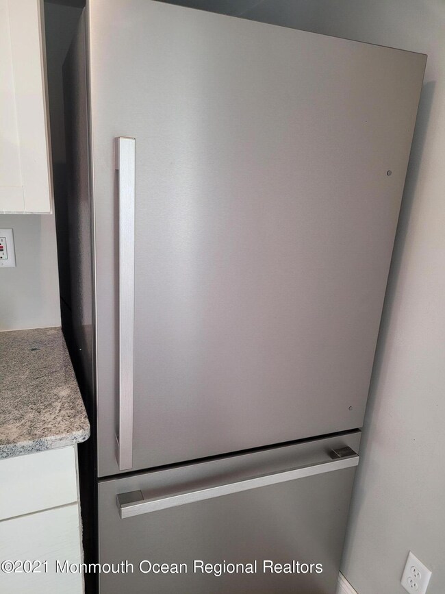 726 Monmouth Pkwy, North Middletown, NJ 07748 - photo 6