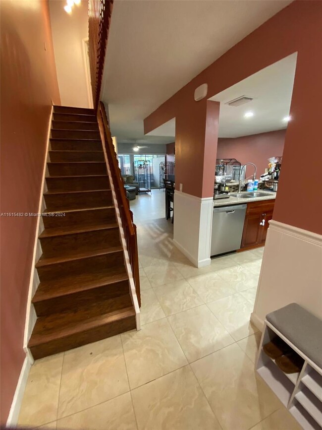 7124 SW 42nd Place, Davie, FL 33314 - photo 6