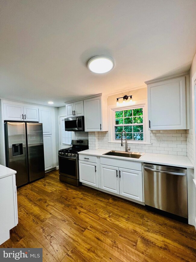 2304 Farrington Ave, Alexandria, VA 22303 - photo 6