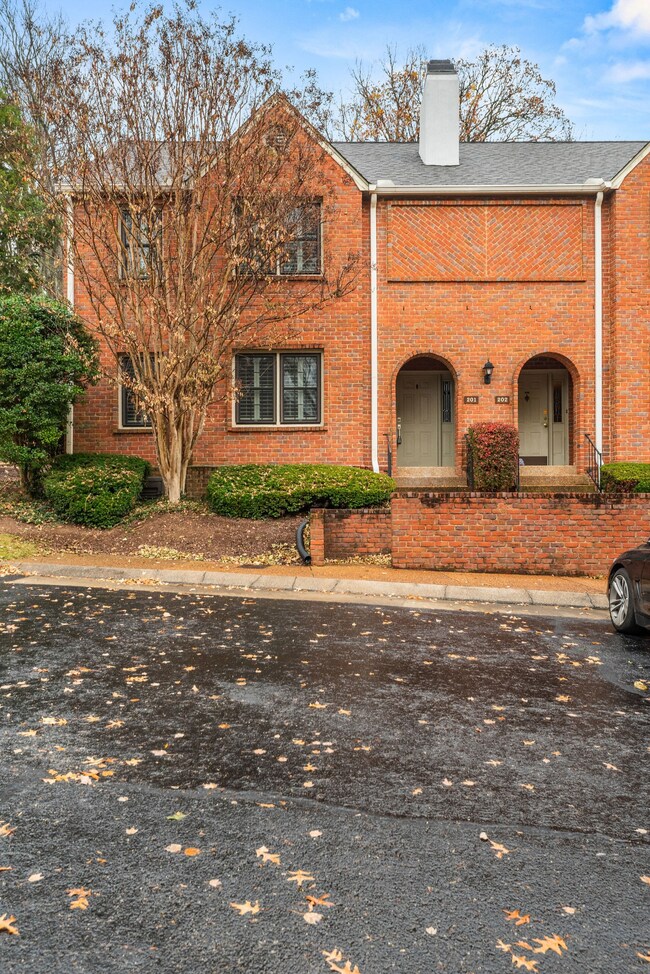 201 Westchase Dr unit 201, Nashville, TN 37205 - photo 2