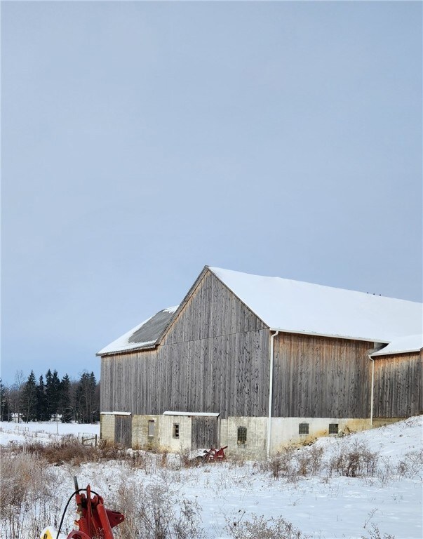 125 Runkle Ln, Mercer, PA 16137 - photo 2