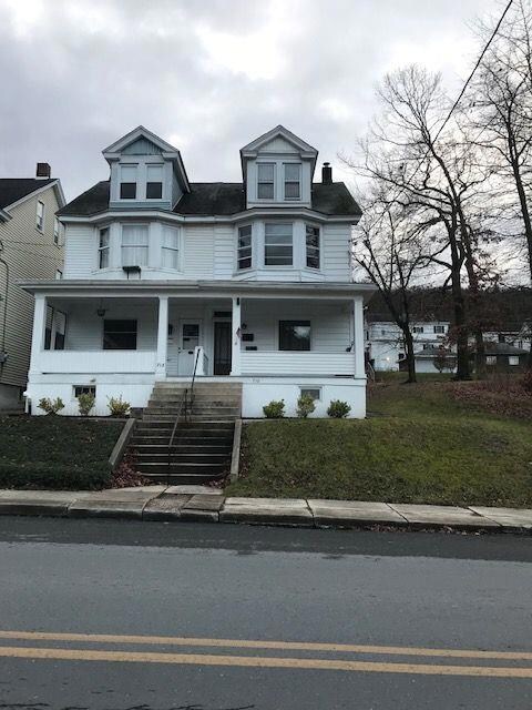 710 E Broad St unit 2nd floor, Tamaqua, PA 18252 - photo 2