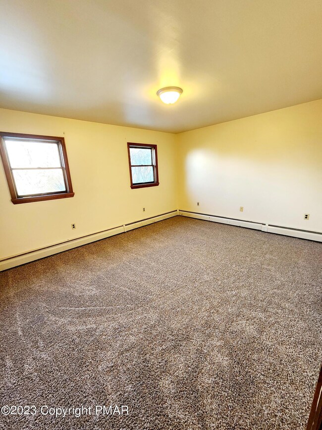 226 S Hunter Hwy, Drums, PA 18222 - photo 5