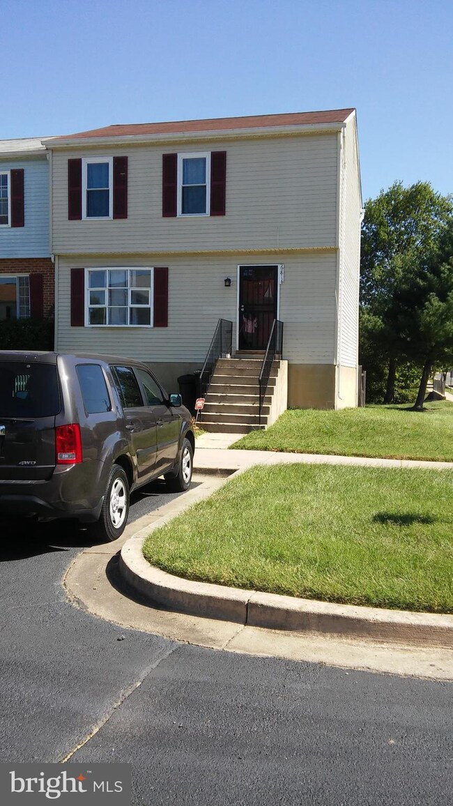 6816 Hawthorne St, Hyattsville, MD 20785 - photo 2