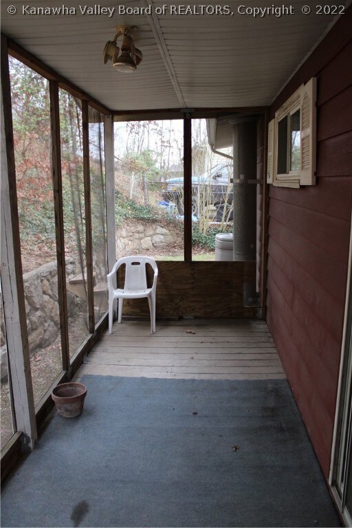 142 Oak St, Dunbar, WV 25064 - photo 7