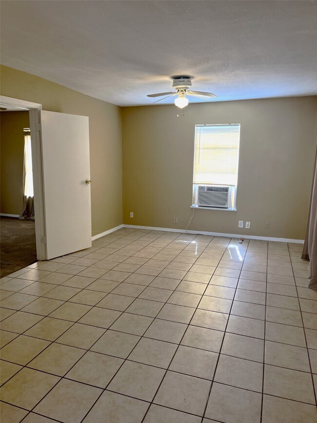 7312 Price St, Houston, TX 77088 - photo 7