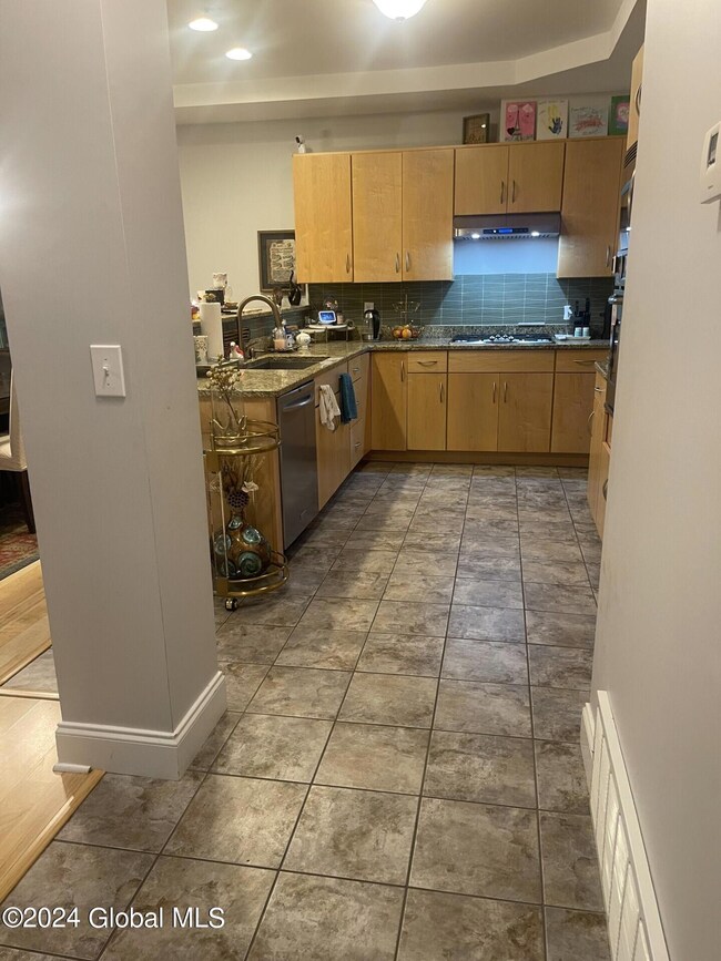 803 Vly Point Dr, Niskayuna, NY 12309 - photo 7