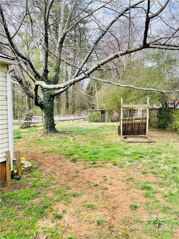 701 Woods Dr, Statesville, NC 28677 - photo 7