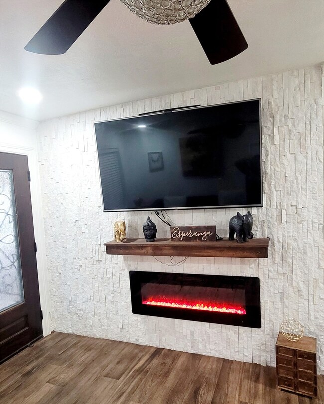 7625 Weyburn St, Houston, TX 77028 - photo 4