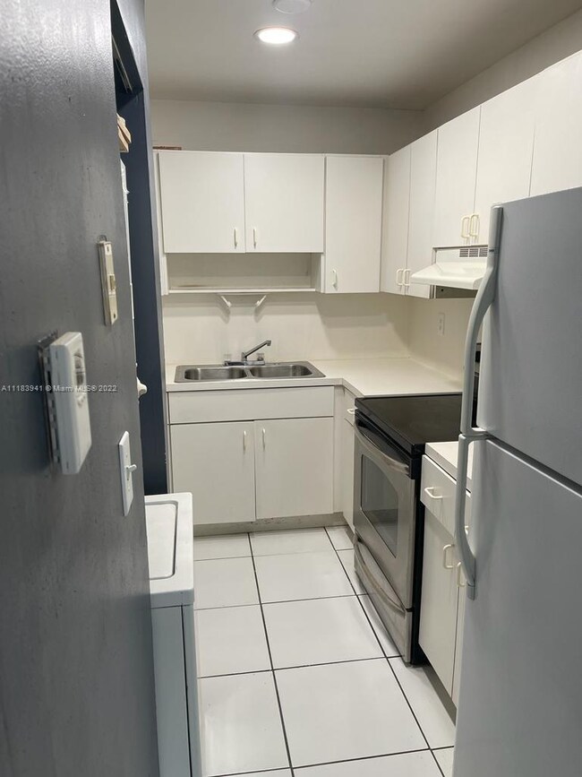 15280 SW 80th St unit 11, Miami, FL 33193 - photo 4