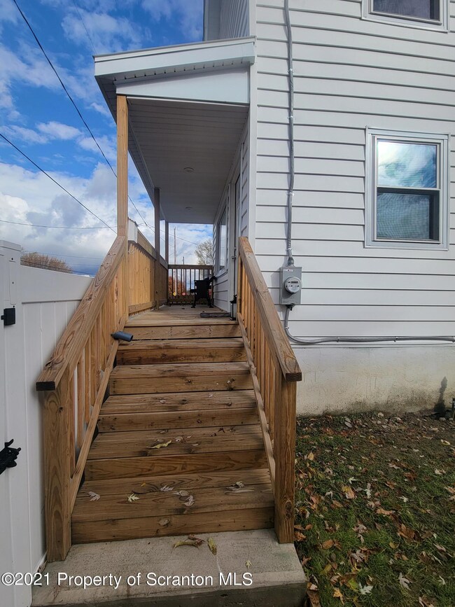 2813 Cedar Ave, Scranton, PA 18505 - photo 4