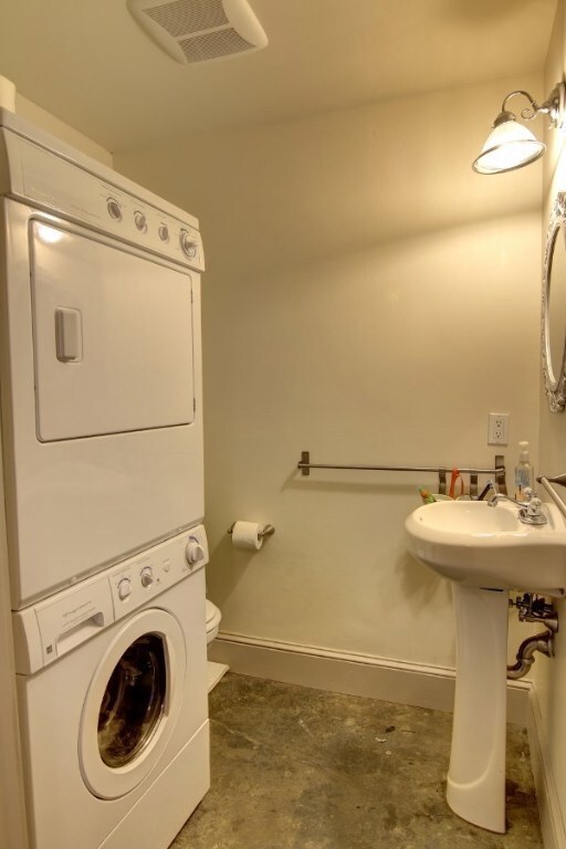 30 Bradford St unit Apartement, Bristol, RI 02809 - photo 7