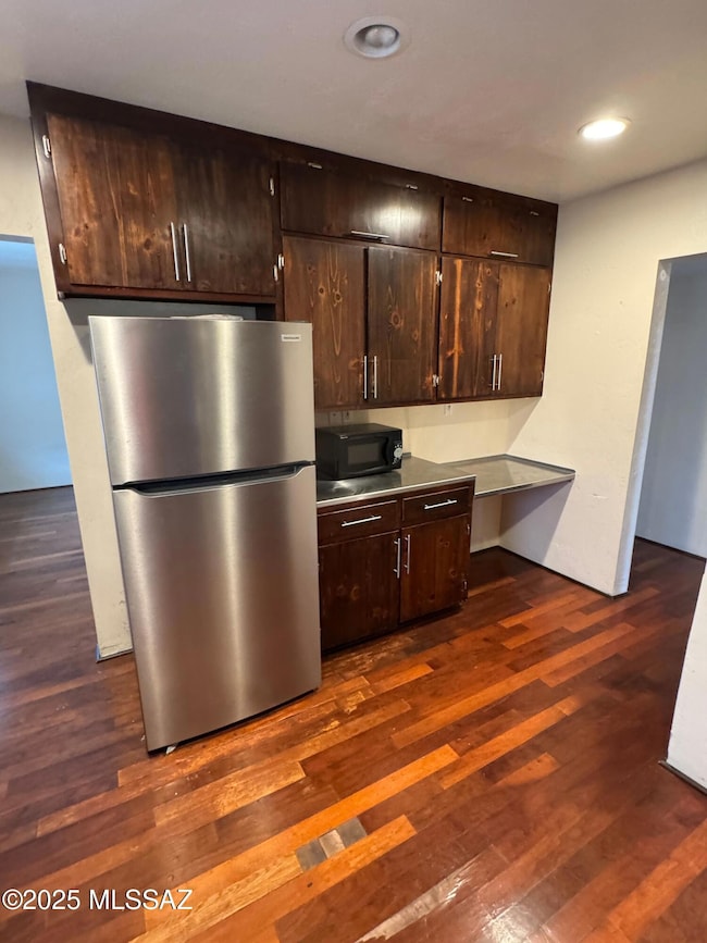 1418 E Spring Street