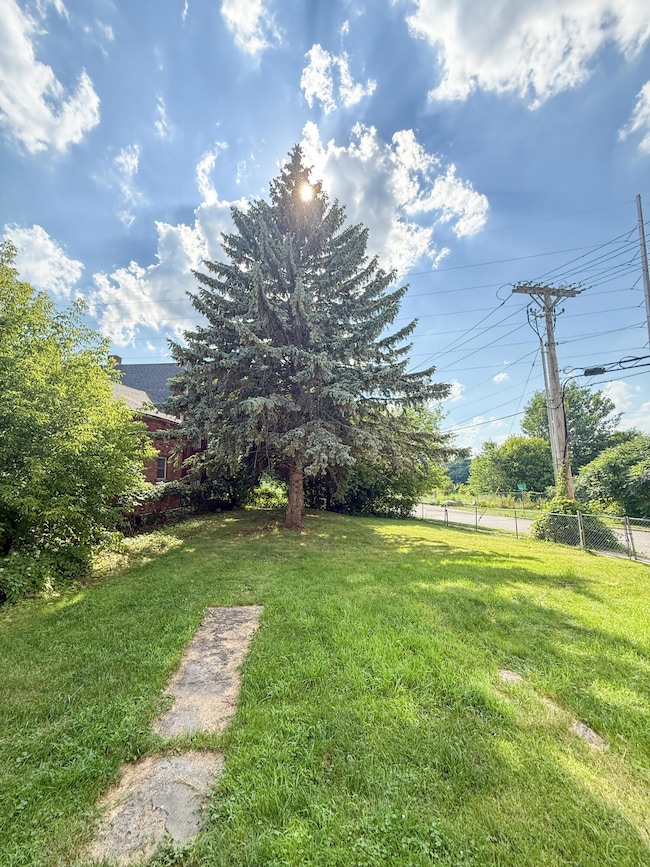 7 Saranac St, Plattsburgh, NY 12901 - photo 4