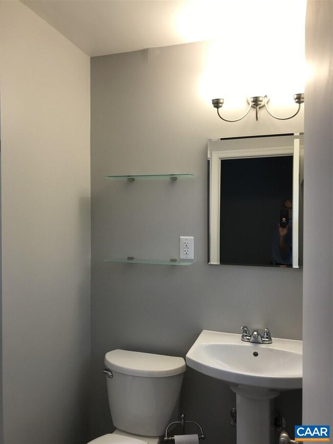 142 Hessian Hills Cir unit 3, Charlottesville, VA 22901 - photo 5