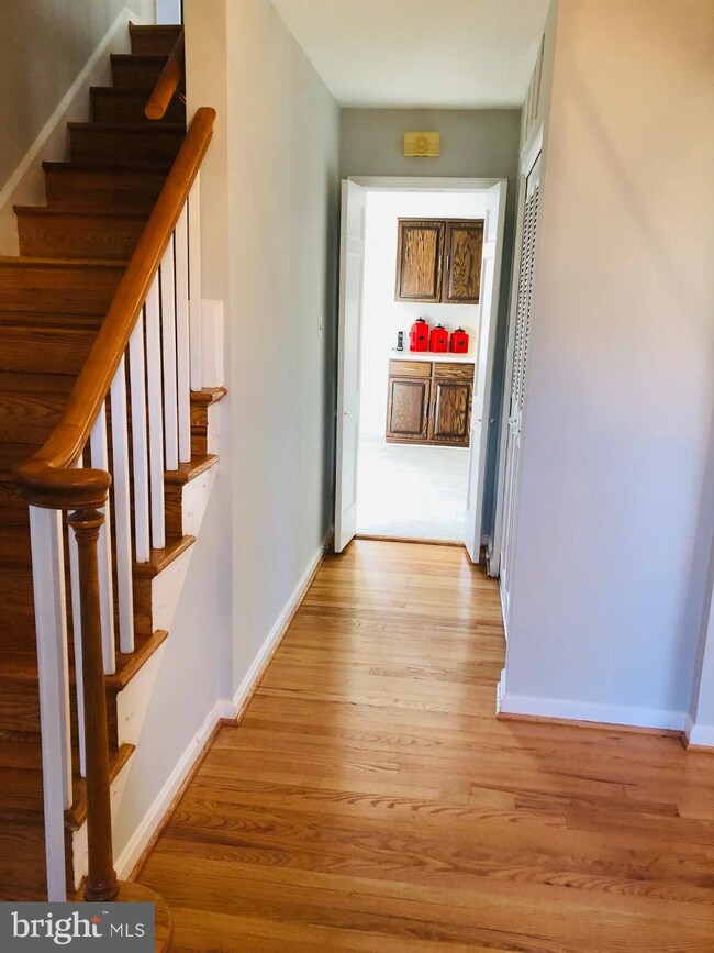 2308 Short Ridge Rd, Reston, VA 20191 - photo 2