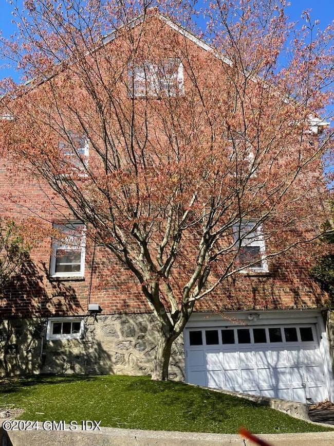 53 Moshier St unit C, Greenwich, CT 06831 - photo 2