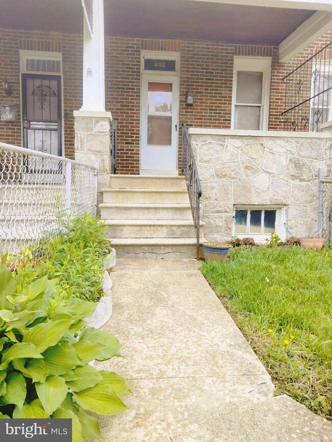 605 Lyndhurst St, Baltimore, MD 21229 - photo 2