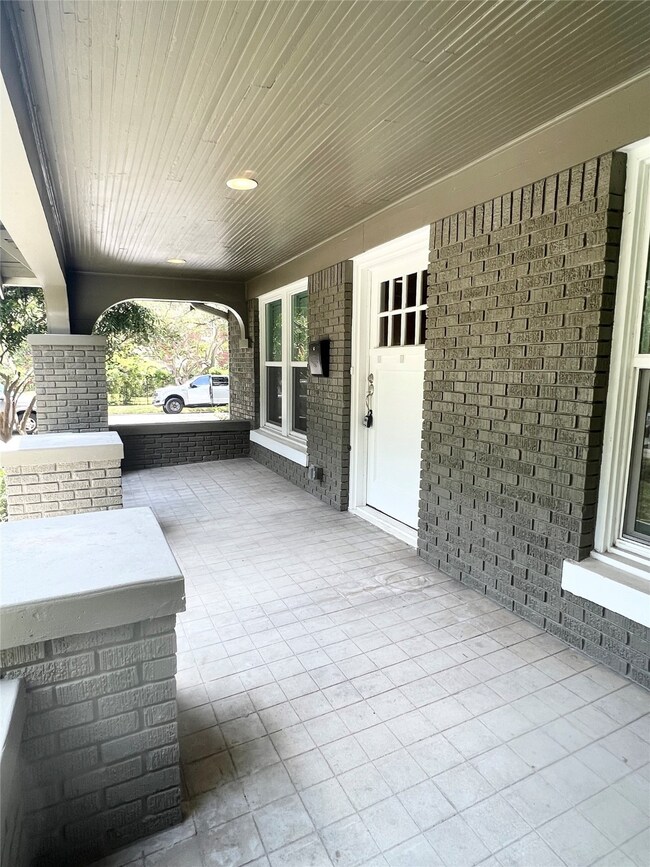 1540 Sul Ross St, Houston, TX 77006 - photo 2