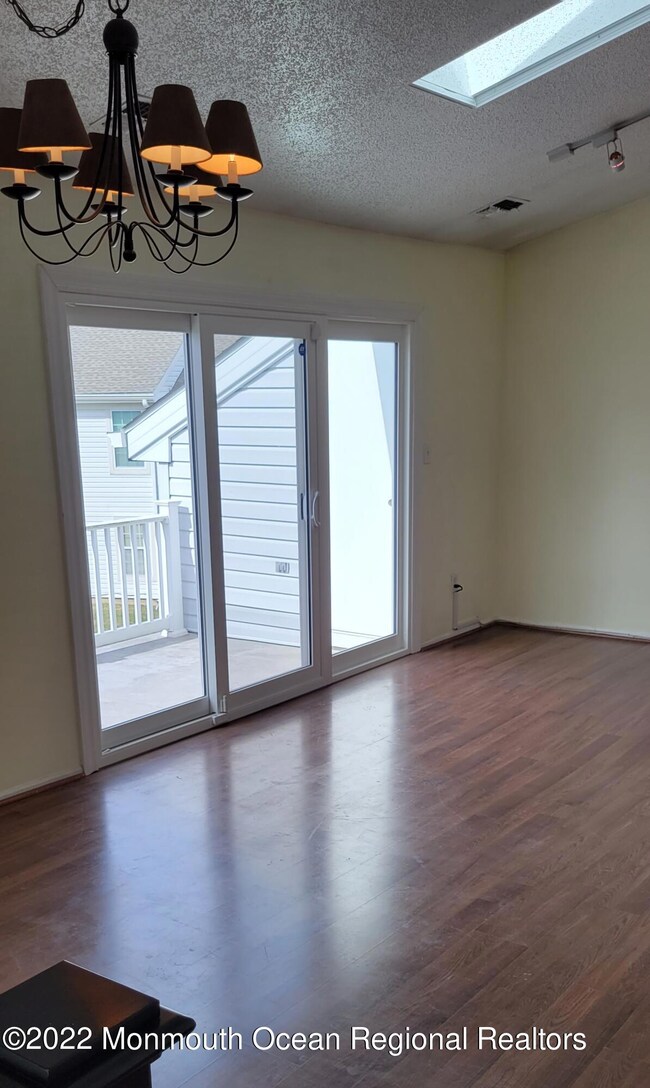 6-Dining Room - Living Room.