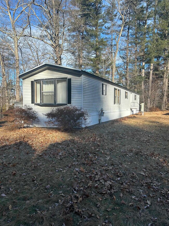 18 Bangor St, Nashua, NH 03063 - photo 6