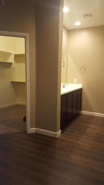 Lot 15 Mstr Bath