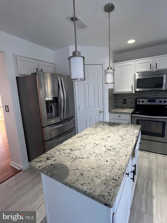 16931 Toms River Loop, Dumfries, VA 22026 - photo 5