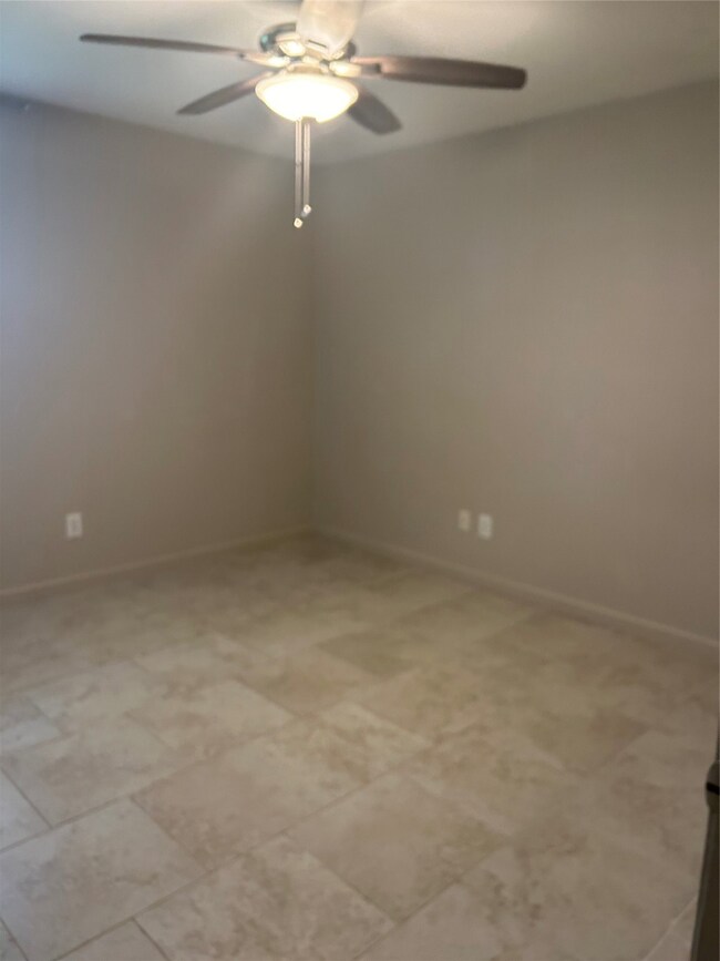 206 Skyview Terrace unit A, Friendswood, TX 77546 - photo 5