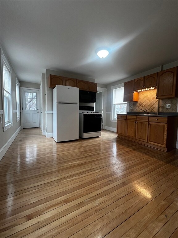 34 School St unit 2, Danvers, MA 01923 - photo 5