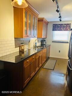 32- KITCHEN