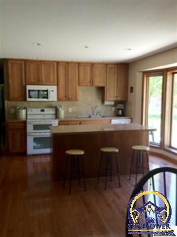 7508 SW 33rd St, Topeka, KS 66614 - photo 4