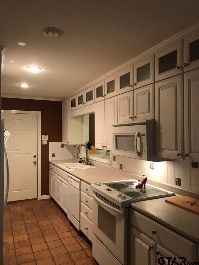 722 722 E Watkins, Tyler, TX 75701 - photo 7