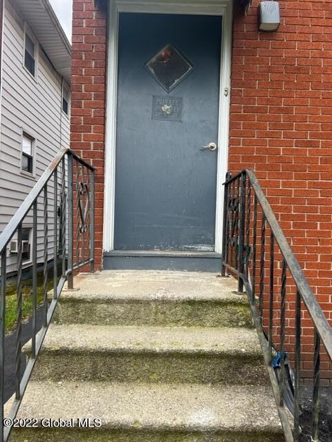 23 Mcalpin St unit 1B, Back Unit, Albany, NY 12209 - photo 2