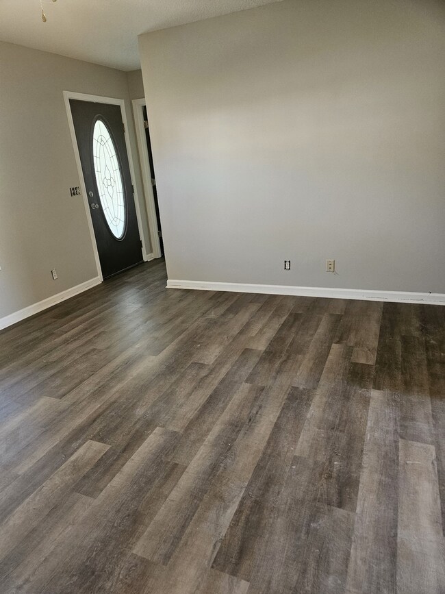 205 Lorien Cir, Shelbyville, TN 37160 - photo 5