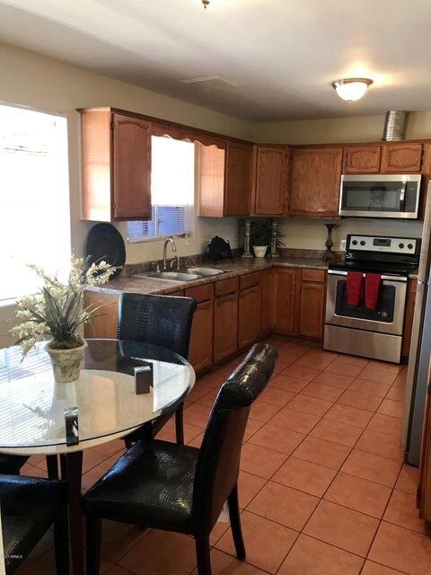 Kitchen/Dining