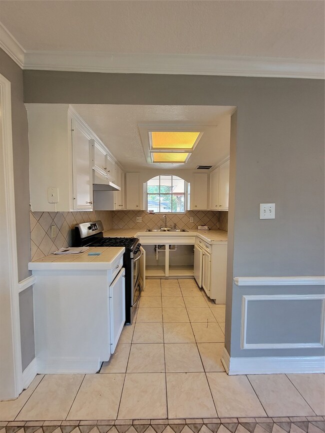 1719 Hidden Valley Dr, Houston, TX 77088 - photo 4