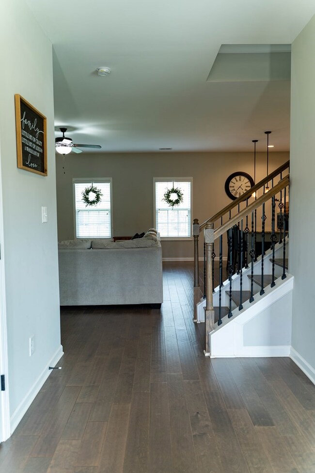 Foyer (cont'd)