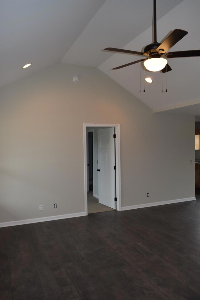 1034 Madison St, Manchester, TN 37355 - photo 2