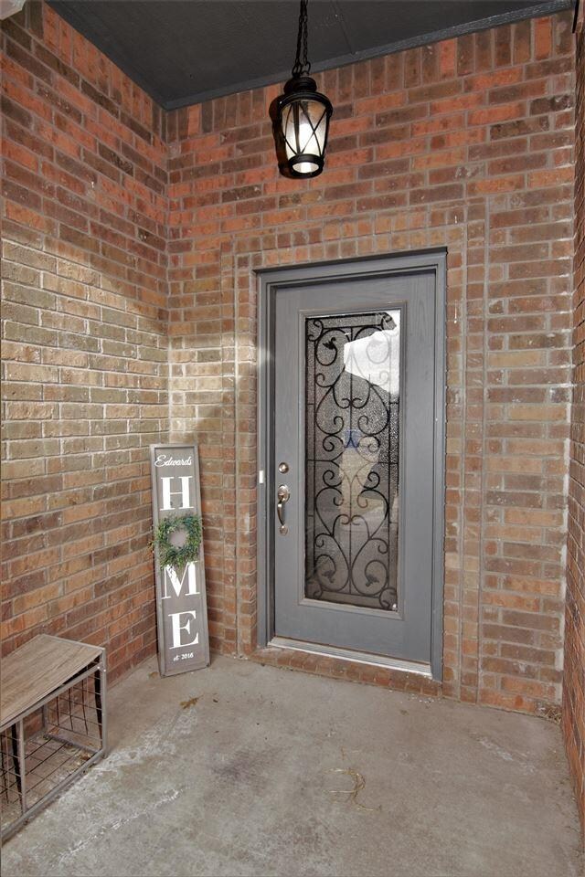 219 NW Granite Ave, Cache, OK 73527 - photo 2