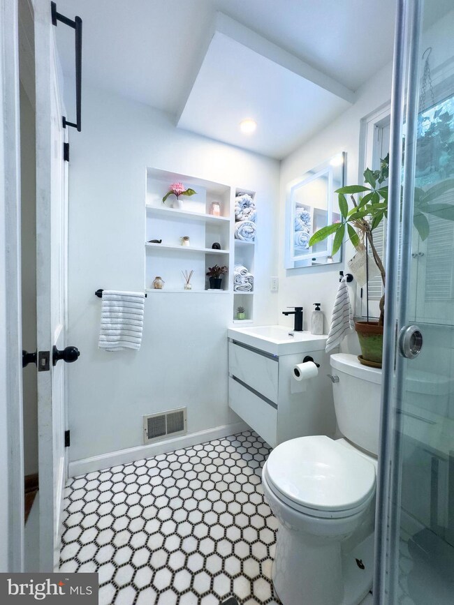 2941 Hillside Rd, Broomall, PA 19008 - photo 5