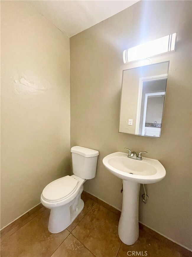 888 N Palm Ave unit 3, Upland, CA 91786 - photo 3