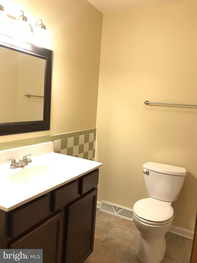 5246 Gordon Dr, King George, VA 22485 - photo 5