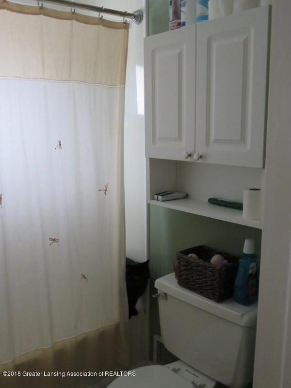 1st Floor Bathroom