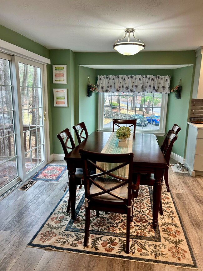 Dining room to slider