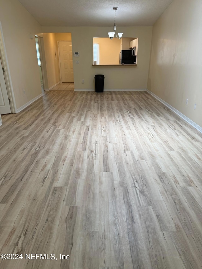 7620 BMCW Living Room to Kitchen PassThr