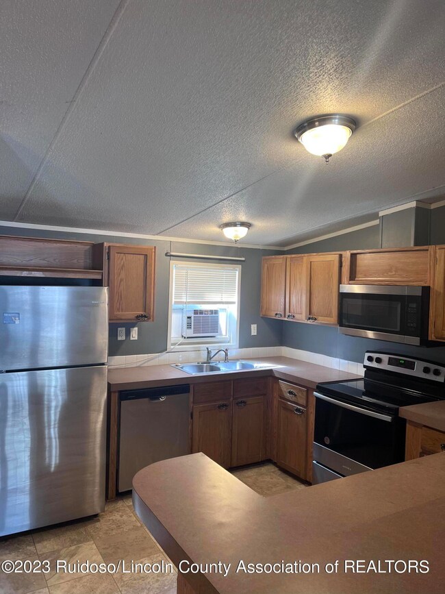 1EC43FC0-3BFC-4159-B565-395006421CA7